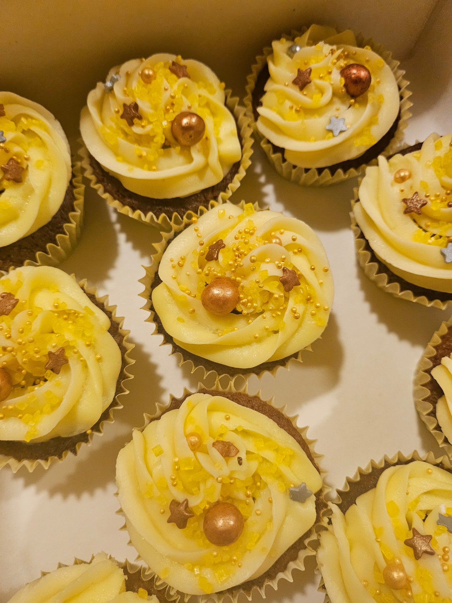 12 Lemon Curd Cupcakes - Made Without Gluten